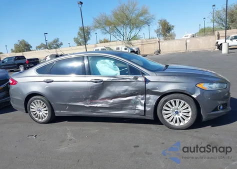 2014 Ford Fusion Energi Titanium из США, поврежденный, VIN 3FA6P0SU3ER378722